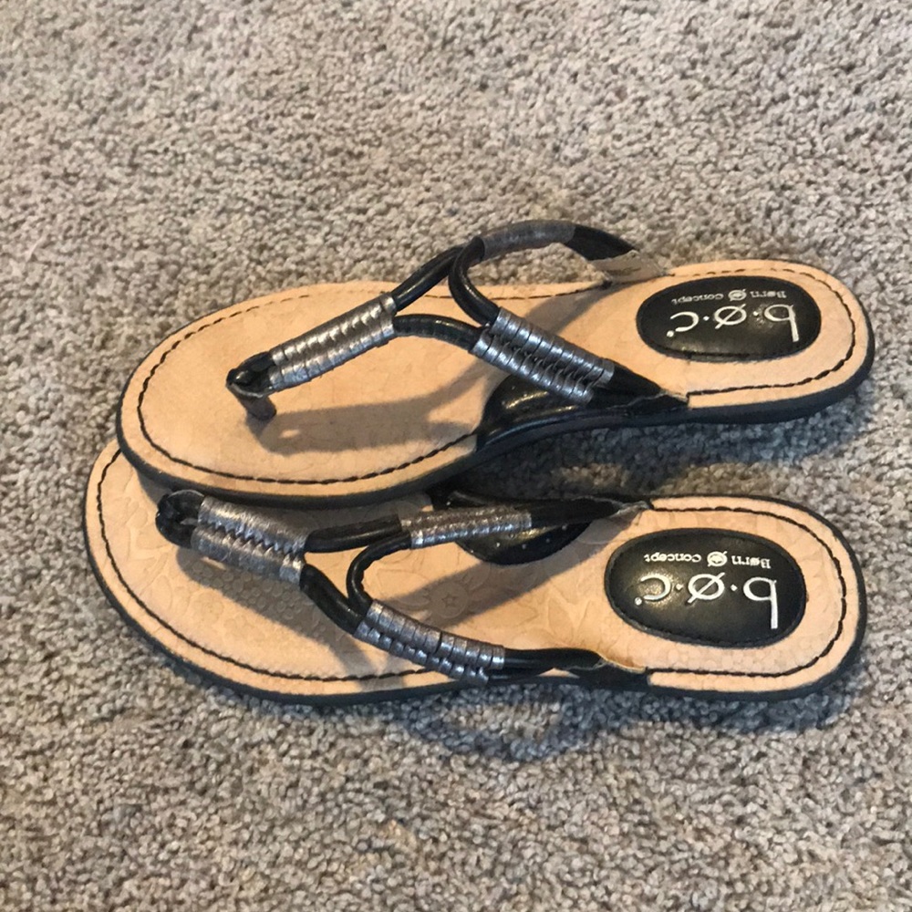 NWOT b.o.c. Born Concept Sandals size 6